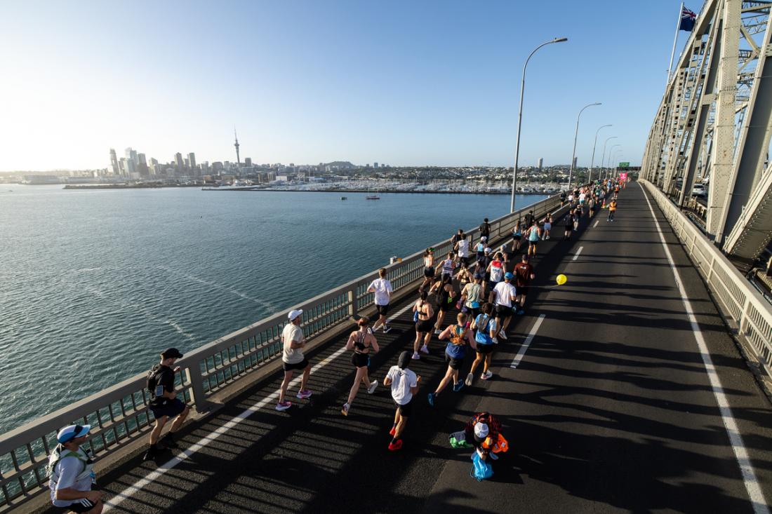 A City Shines as Thousands Take to the Streets for the 2025 Auckland Marathon
